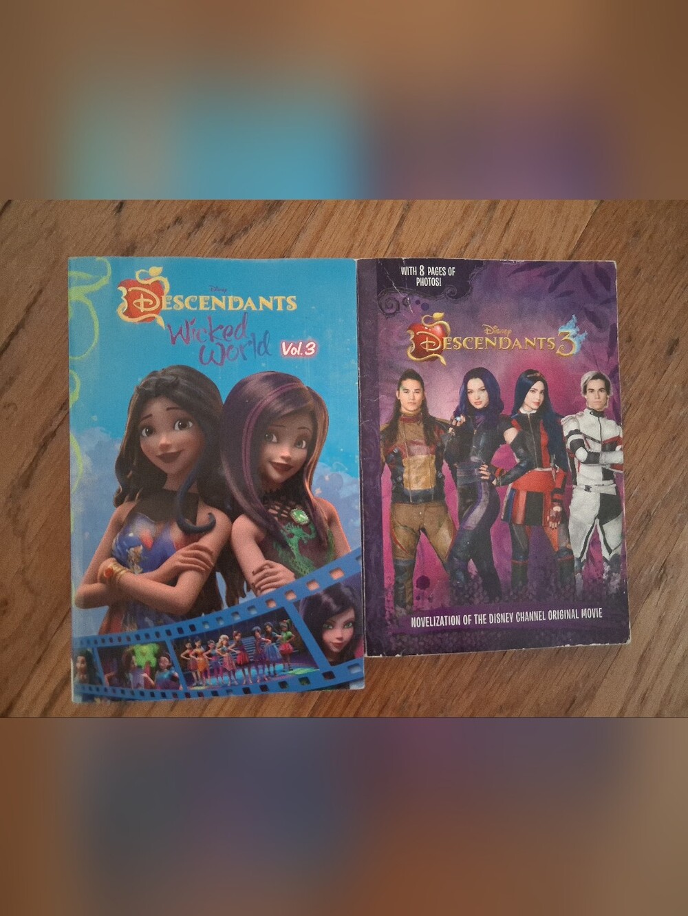 Disney Descendants Book Set - Purple & Teal Covers